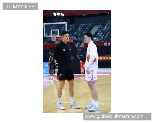 周鹏：从篮球场上的拼搏者到生活中的奋斗者，见证成长与坚持的故事